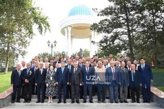 Туркий дунёнинг маънавий мероси: адабиёт — даврлар ва авлодлар мулоқоти
